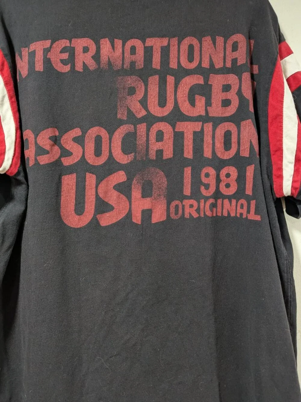 Guess Men's Black & Red Rugby Athletic Athleisure Cotton Casual T-shirt Sz XL - Picture 3 of 7